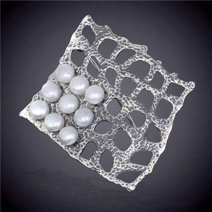 Брош 002 перлина біла Timofeev