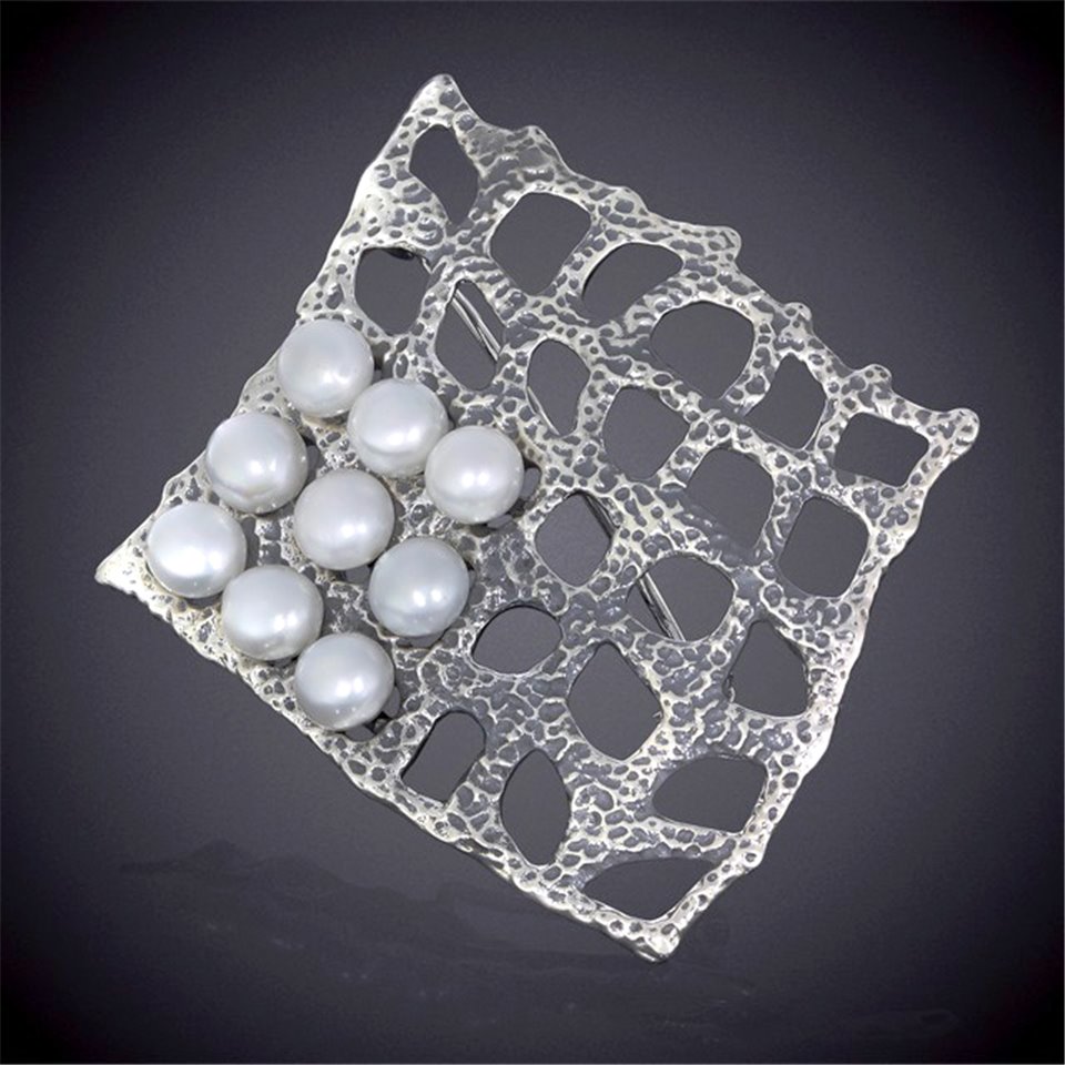 Брош 002 перлина біла Timofeev