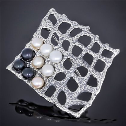 Брош 002 перлина біло чорна Timofeev