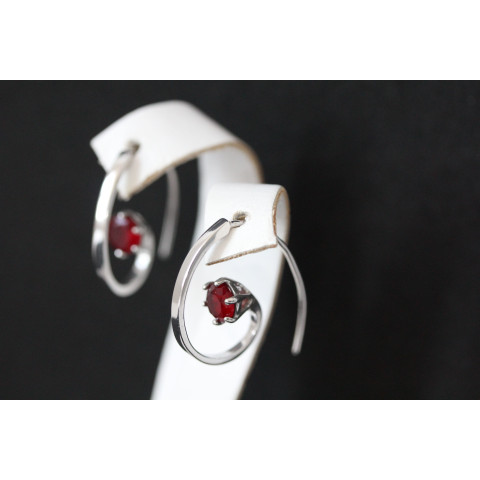 Сережки 660(2) альпініт червоний Rh Timofeev