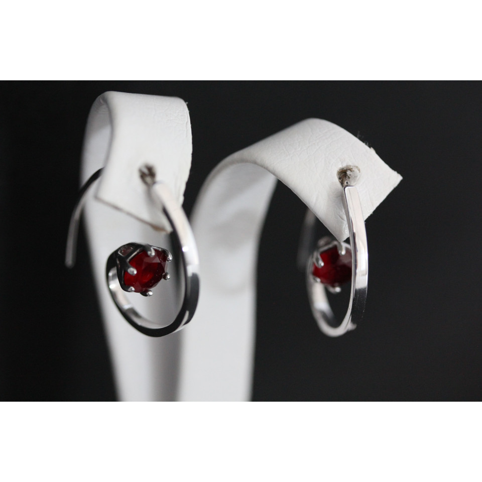 Сережки 660(2) альпініт червоний Rh Timofeev