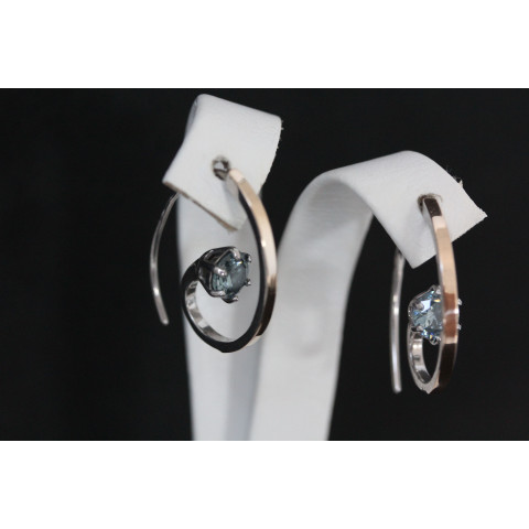 Сережки 660 альпініт монтана Rh Timofeev