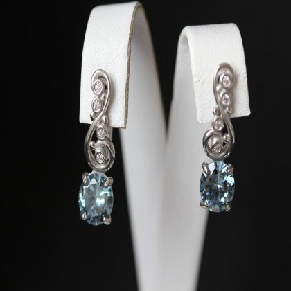 Сережки 560 альпініт монтана Rh Timofeev