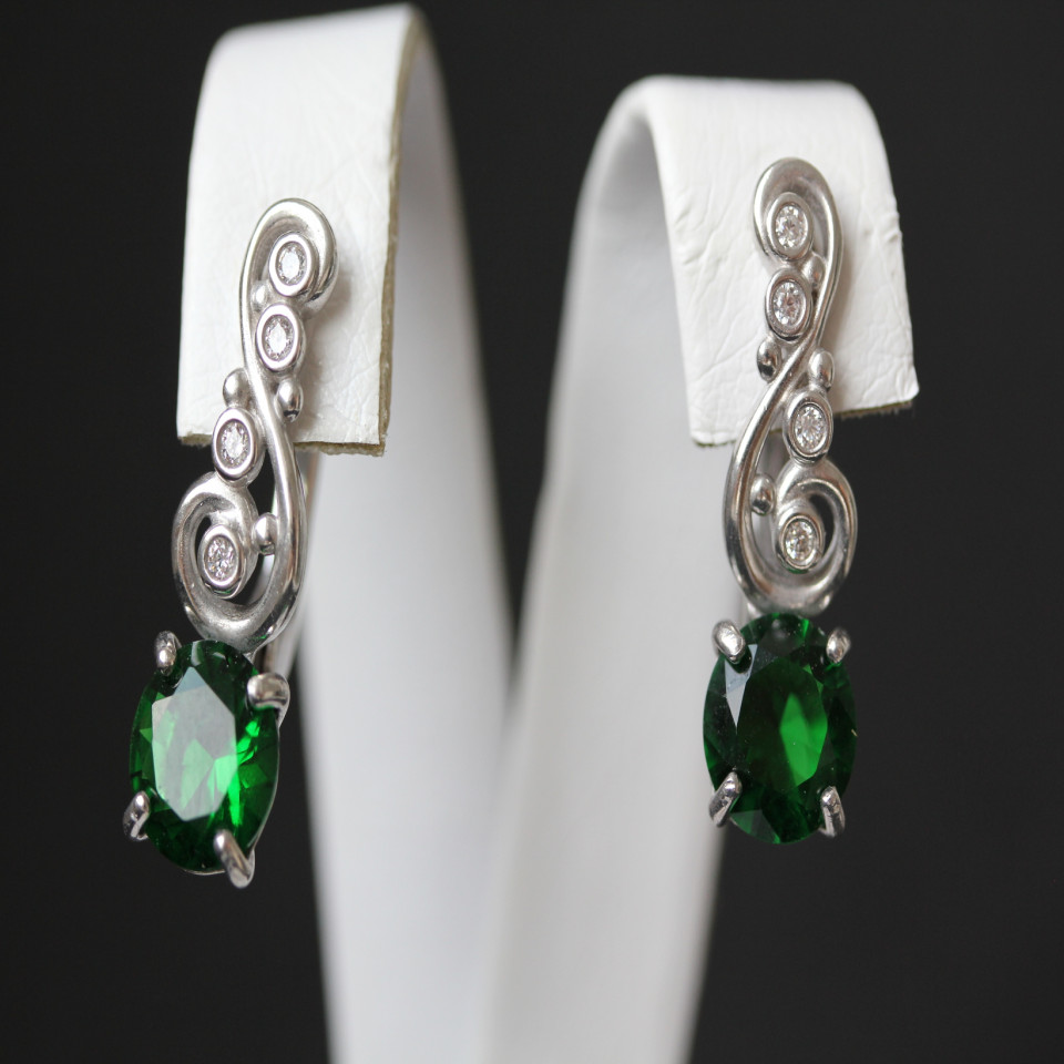 Сережки 560 альпініт зелений Rh Timofeev