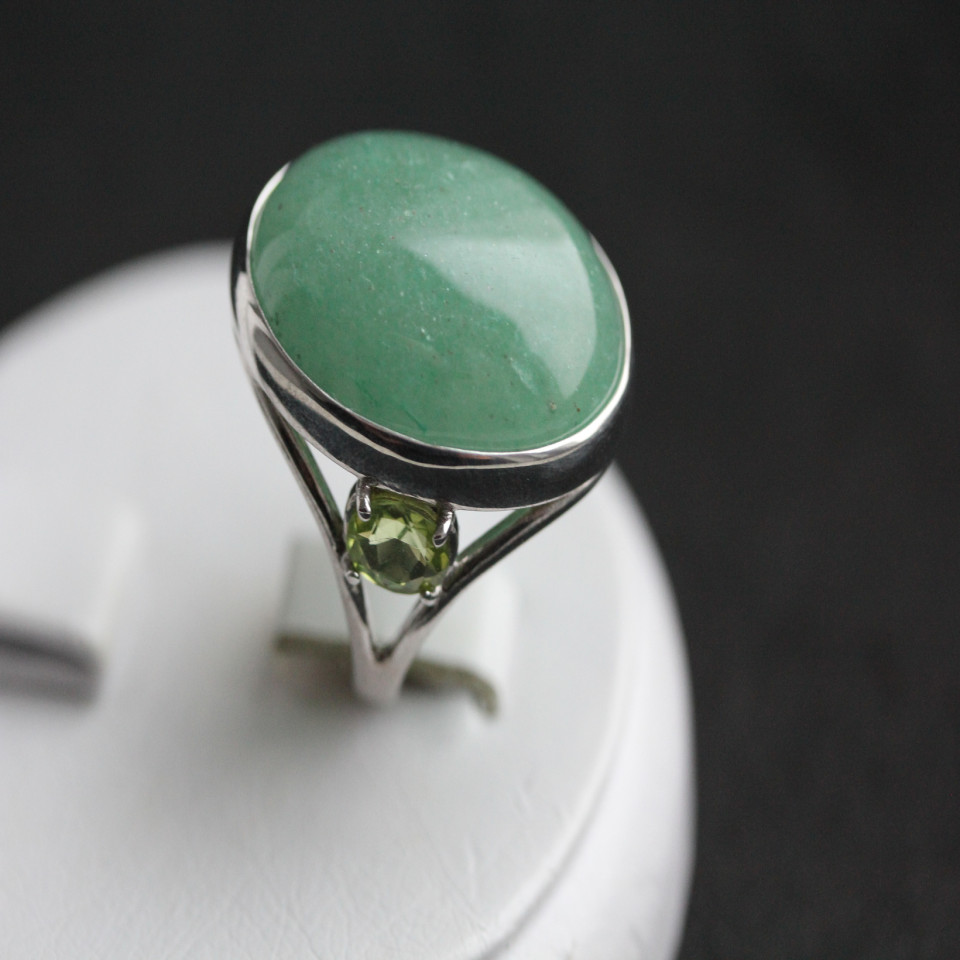 Перстень 100 авантюрий зелений\хризоліт Rh Timofeev