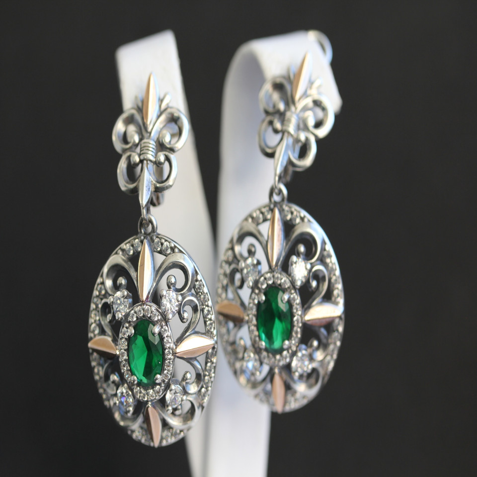 Сережки 366 альпініт зелений Timofeev