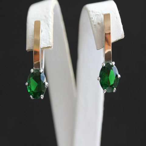 Сережки 370 альпініт зелений Rh Timofeev