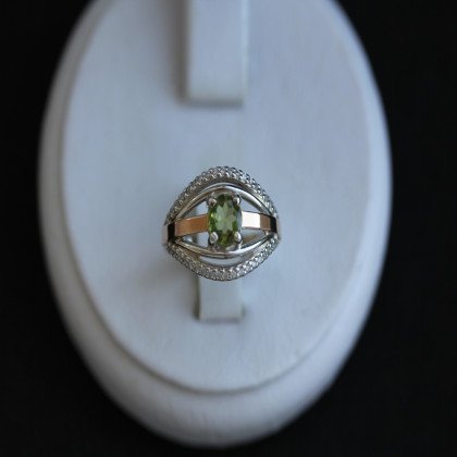 Перстень 377 хризоліт Rh Timofeev 2