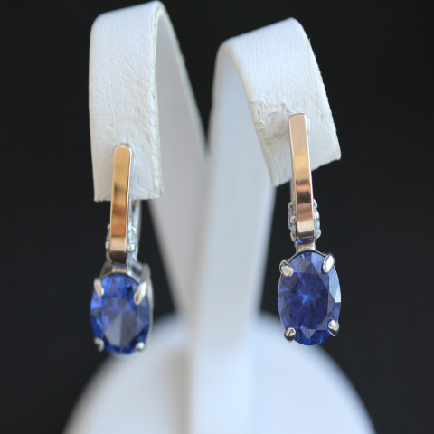 Сережки 384 альпініт монтана Rh Timofeev