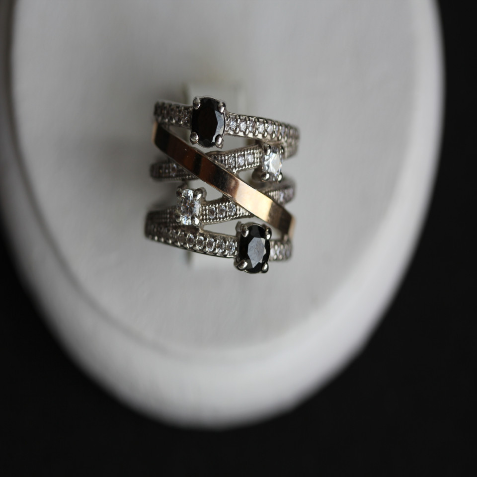 Перстень 392 цирконій чорний/цирконій білий Rh Timofeev