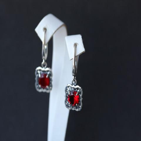 Сережки 610 альпініт червоний Timofeev